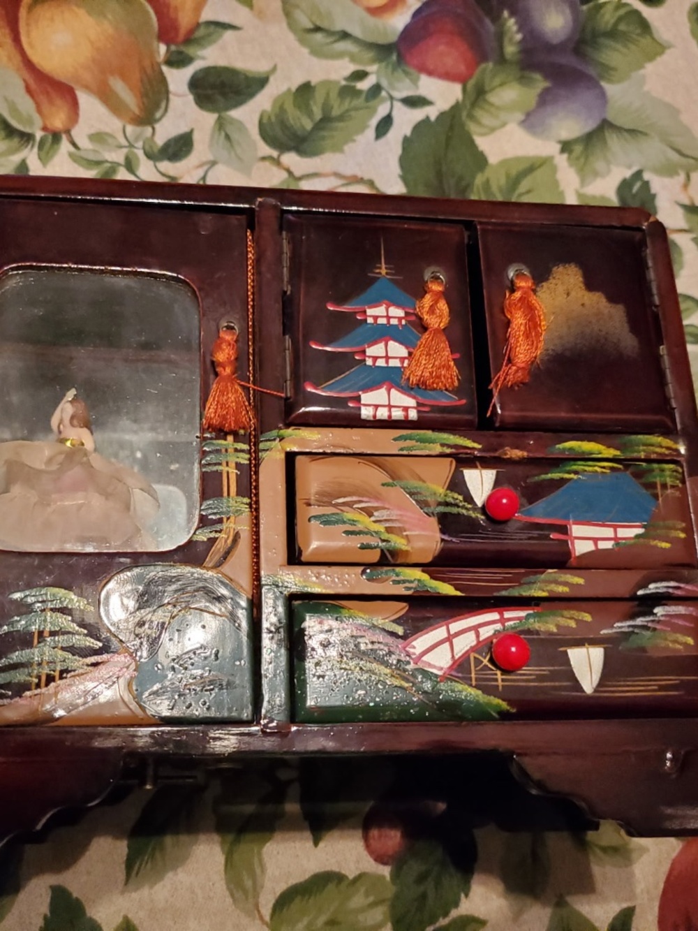 Woman Music box jewelry box with ballerina